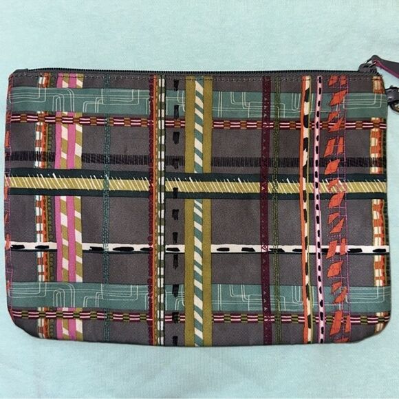 Vera Bradley City Plaid Midtown Gray Multi Nylon Wristlet Pouch - Picture 2 of 6